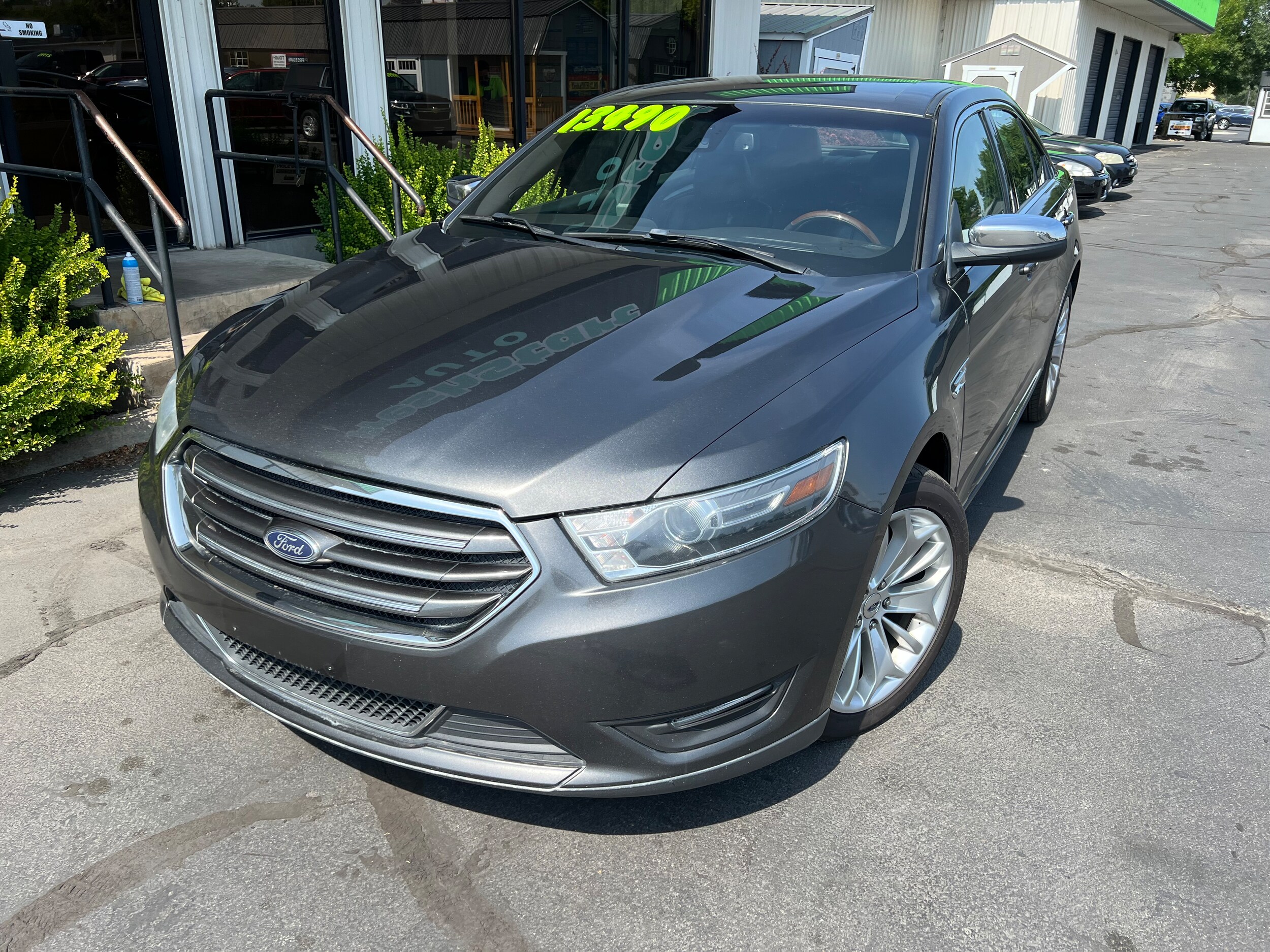 2018 Ford Taurus Limited photo 2