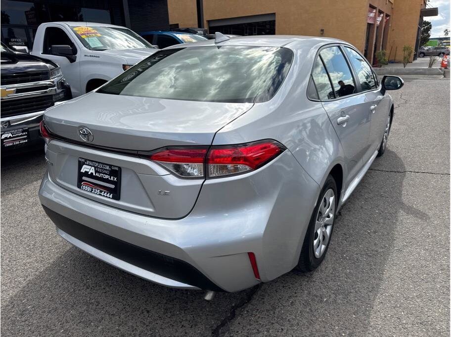 2022 Toyota Corolla LE photo 4