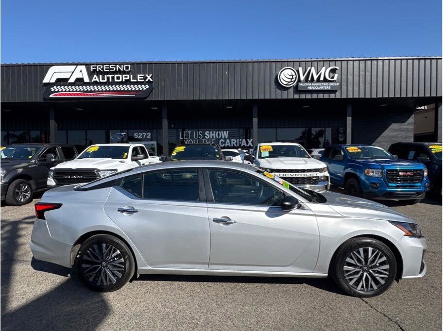 2024 Nissan Altima 2.5 SV photo 3