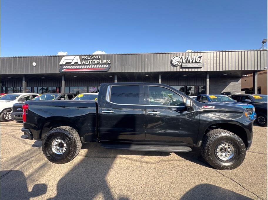 2019 Chevrolet Silverado 1500 LTZ photo 3