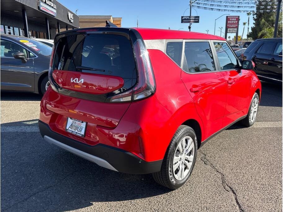 2023 Kia Soul LX photo 4