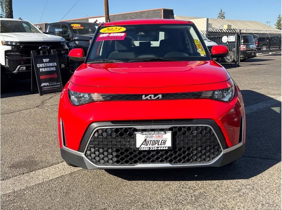 2023 Kia Soul LX photo 2