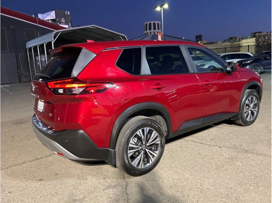 2023 Nissan Rogue SV photo 3