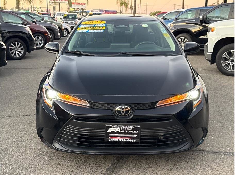 2023 Toyota Corolla LE photo 2