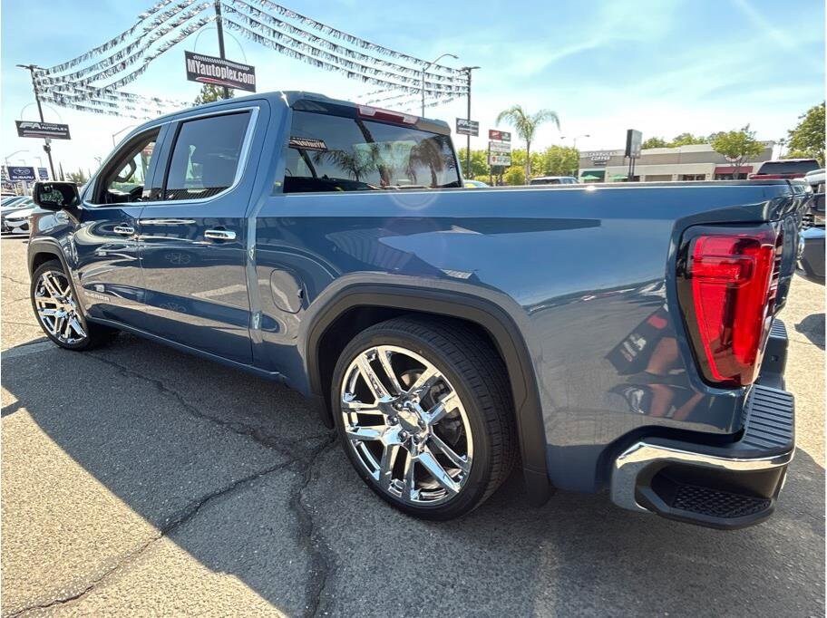 2021 Chevrolet Silverado 1500 photo 2