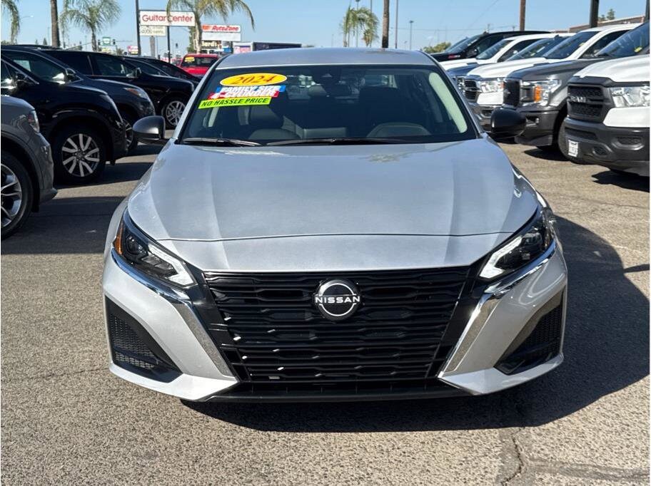 2024 Nissan Altima 2.5 SV photo 2