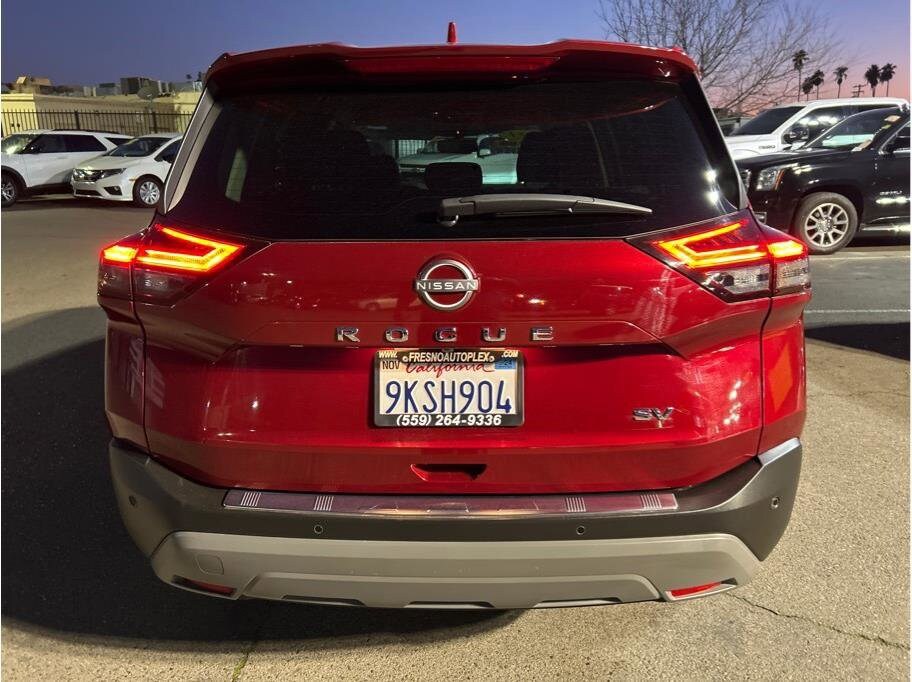 2023 Nissan Rogue SV photo 4