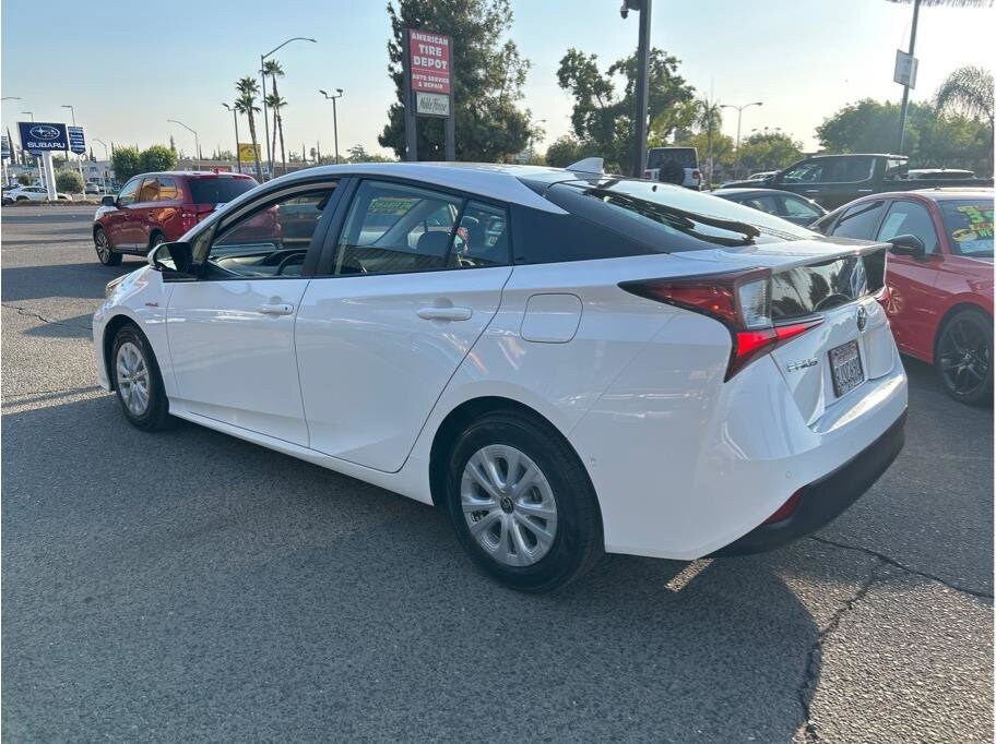 2019 Toyota Prius XLE photo 4
