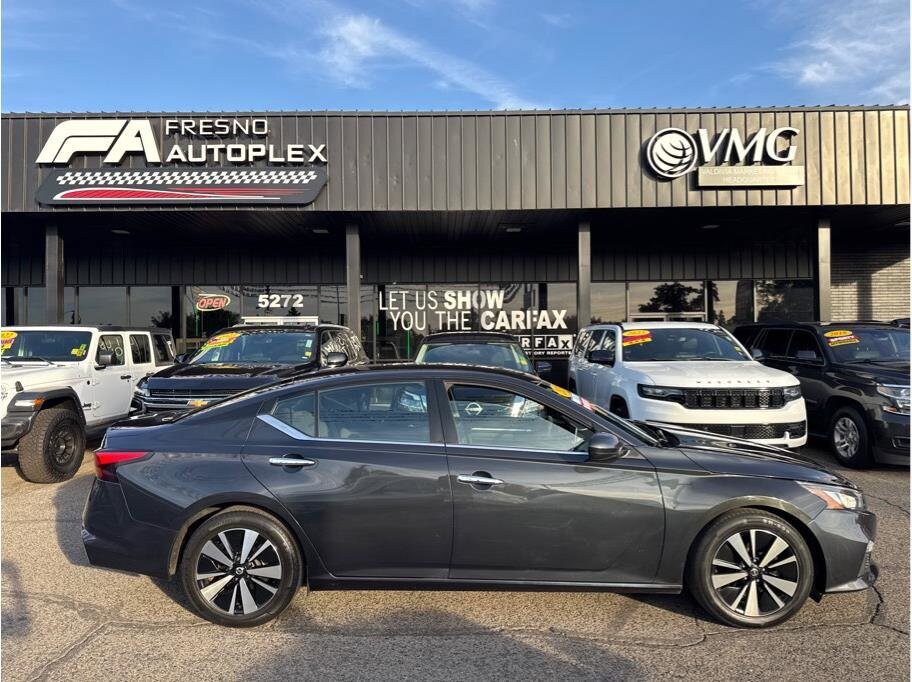 2022 Nissan Altima 2.5 SV photo 3