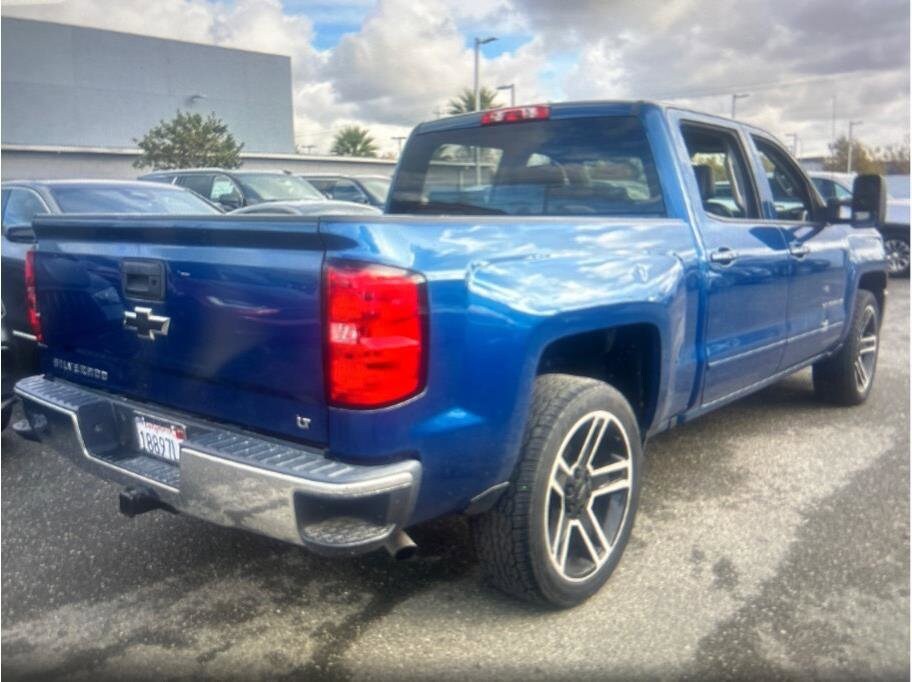 2018 Chevrolet Silverado 1500 photo 2