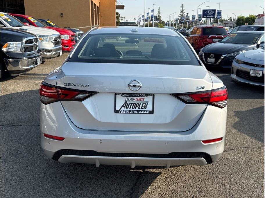 2023 Nissan Sentra SV photo 4