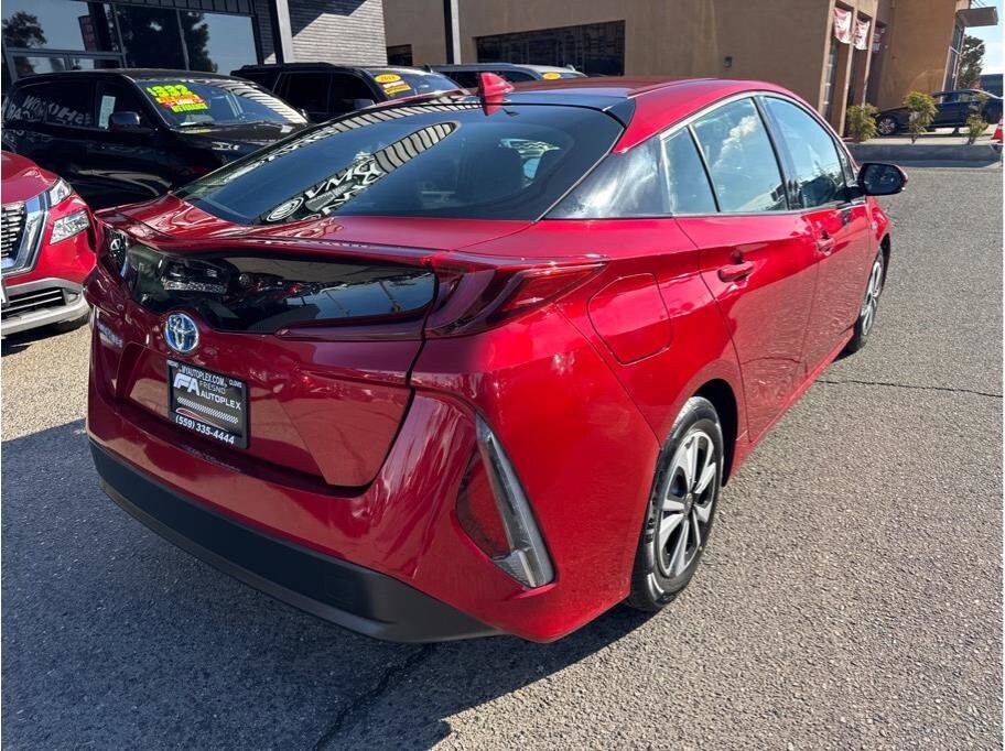 2017 Toyota Prius Prime photo 4
