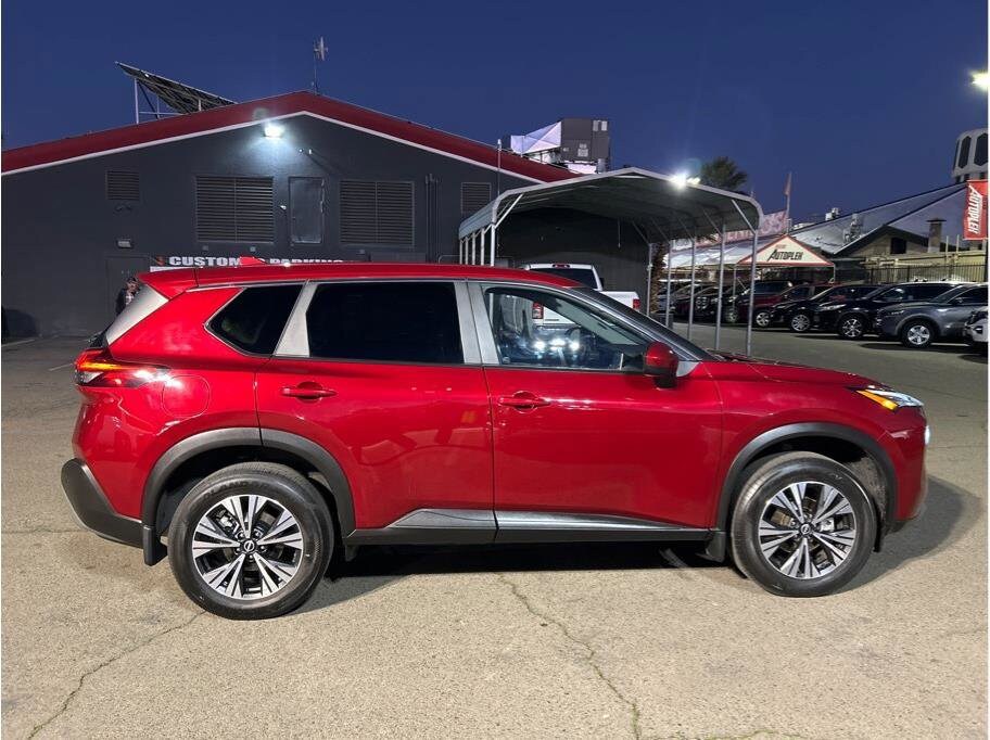 2023 Nissan Rogue SV photo 2