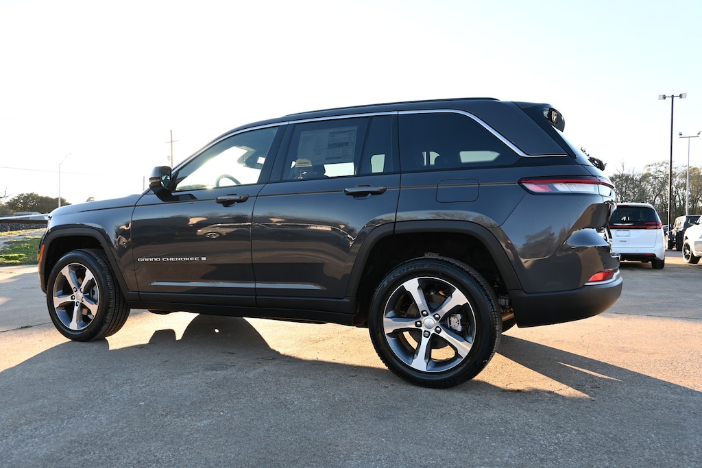 New 2026 Jeep Grand Cherokee LIMITED 4X4 Sport Utility