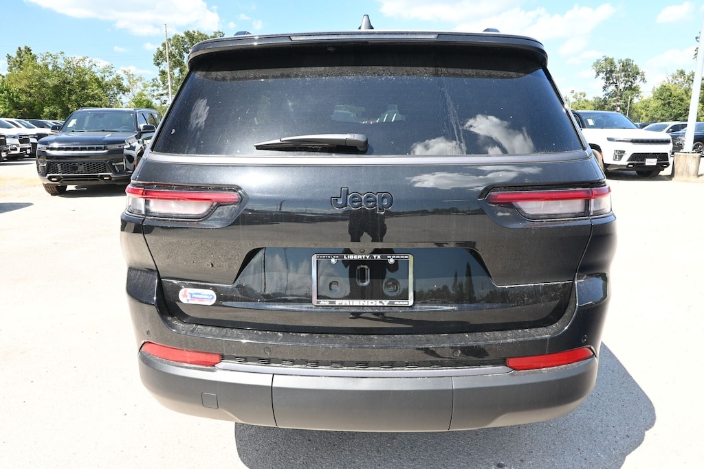 New 2026 Jeep Grand Cherokee L LAREDO ALTITUDE 4X2 Sport Utility