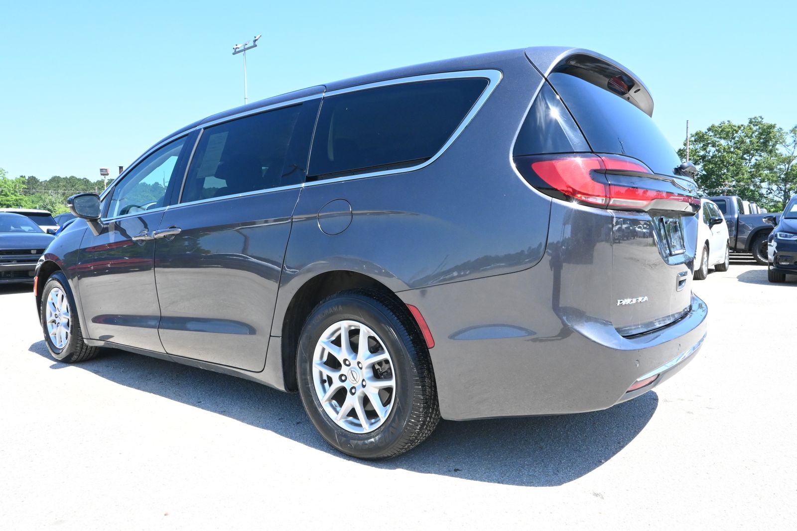 Used 2023 Chrysler Pacifica Touring L with VIN 2C4RC1BG1PR602291 for sale in Liberty, TX