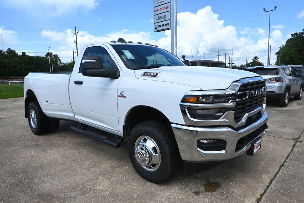 New 2026 Ram 3500 TRADESMAN REGULAR CAB 4X4 8' BOX Pickup