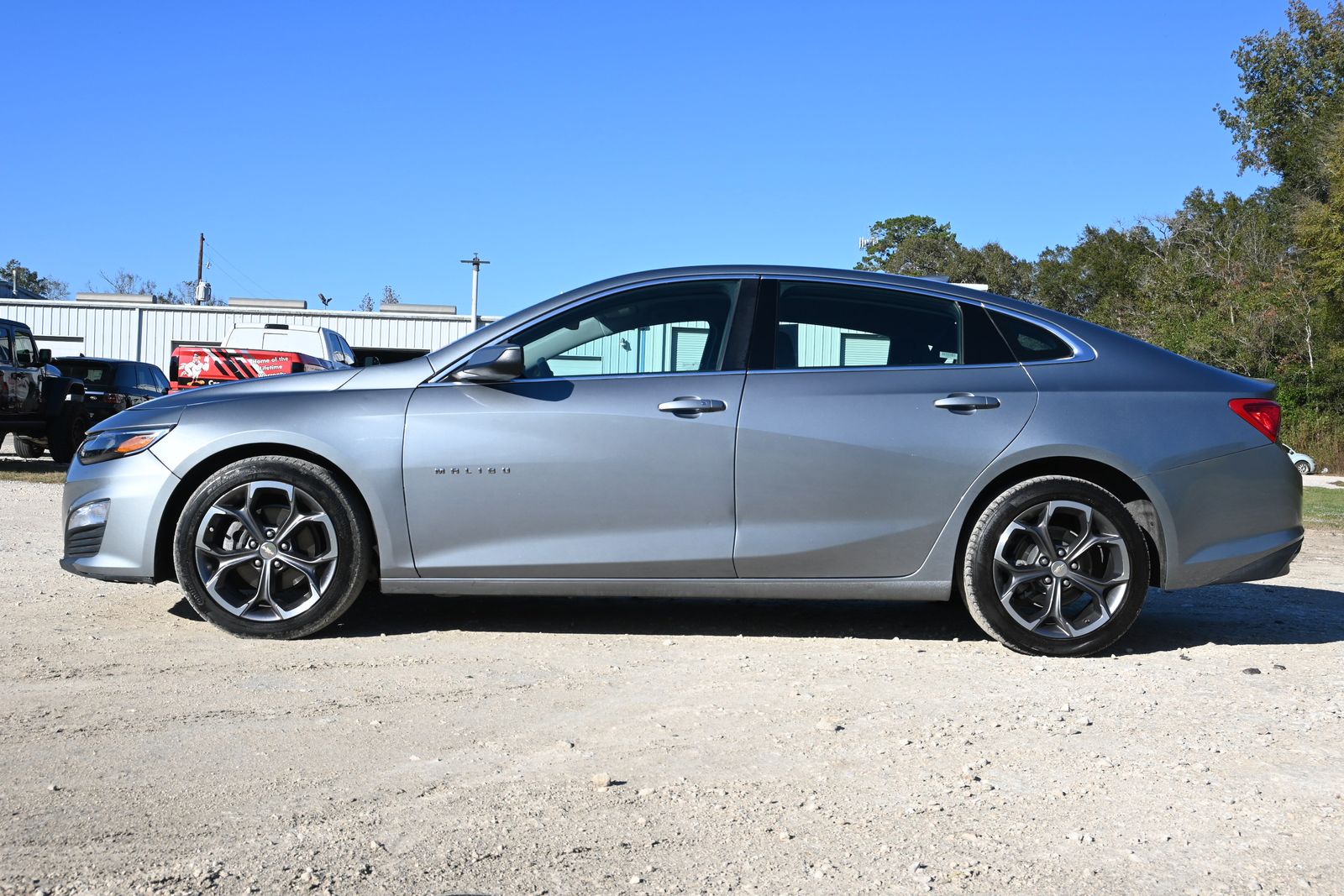 2024 Chevrolet Malibu 1LT photo 3