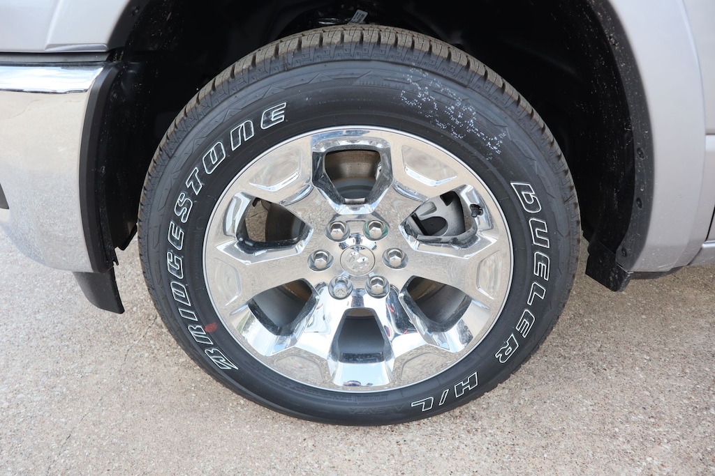 New 2026 Ram 1500 LONE STAR CREW CAB 4X4 5'7 BOX Pickup