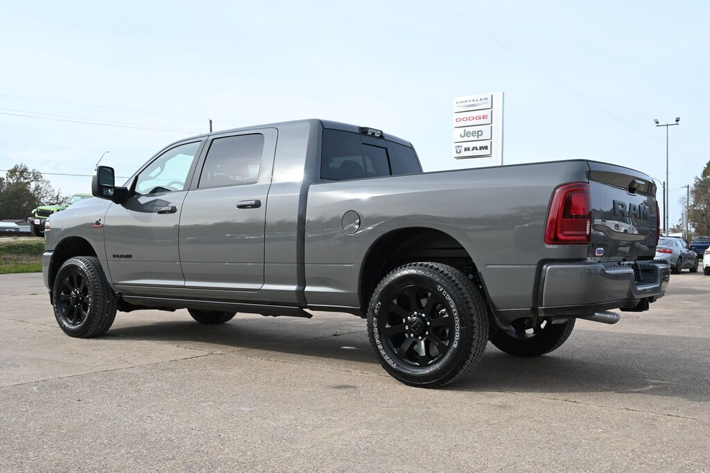 New 2026 Ram 3500 LARAMIE MEGA CAB 4X4 6'4 BOX Pickup