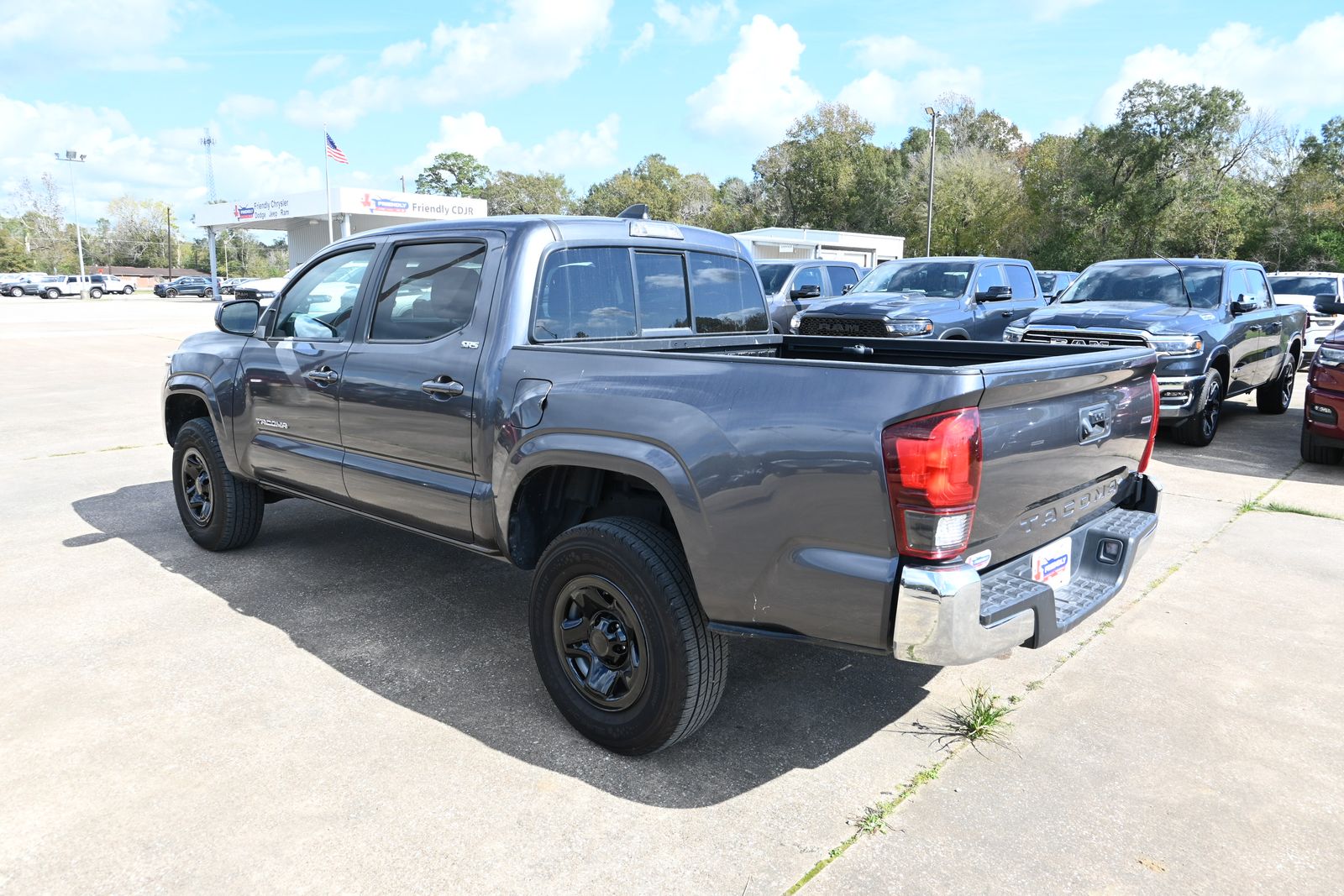 2022 Toyota Tacoma SR photo 3