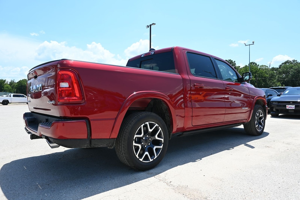 New 2026 Ram 1500 LARAMIE CREW CAB 4X4 5'7 BOX Pickup