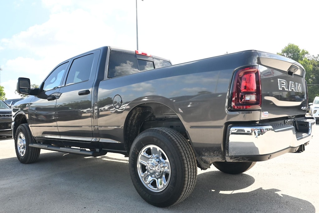New 2026 Ram 2500 TRADESMAN CREW CAB 4X4 6'4 BOX Pickup