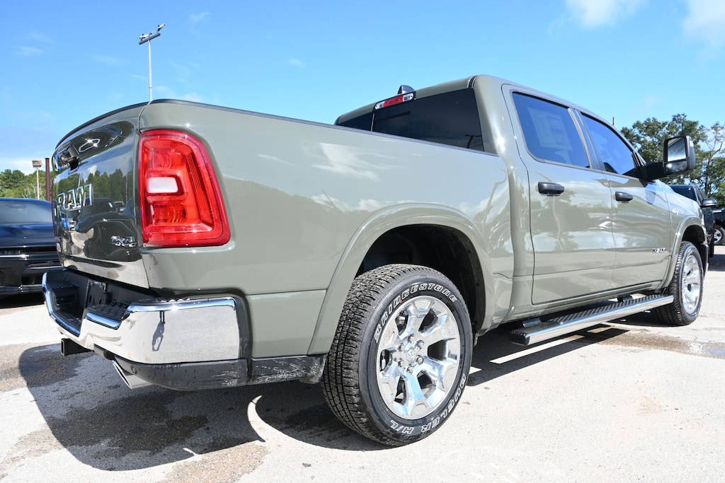 New 2026 Ram 1500 BIG HORN CREW CAB 4X4 5'7 BOX Pickup