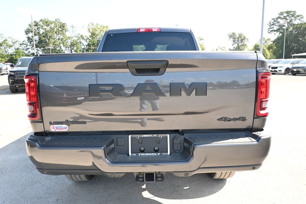 New 2026 Ram 2500 LONE STAR CREW CAB 4X4 6'4 BOX Pickup