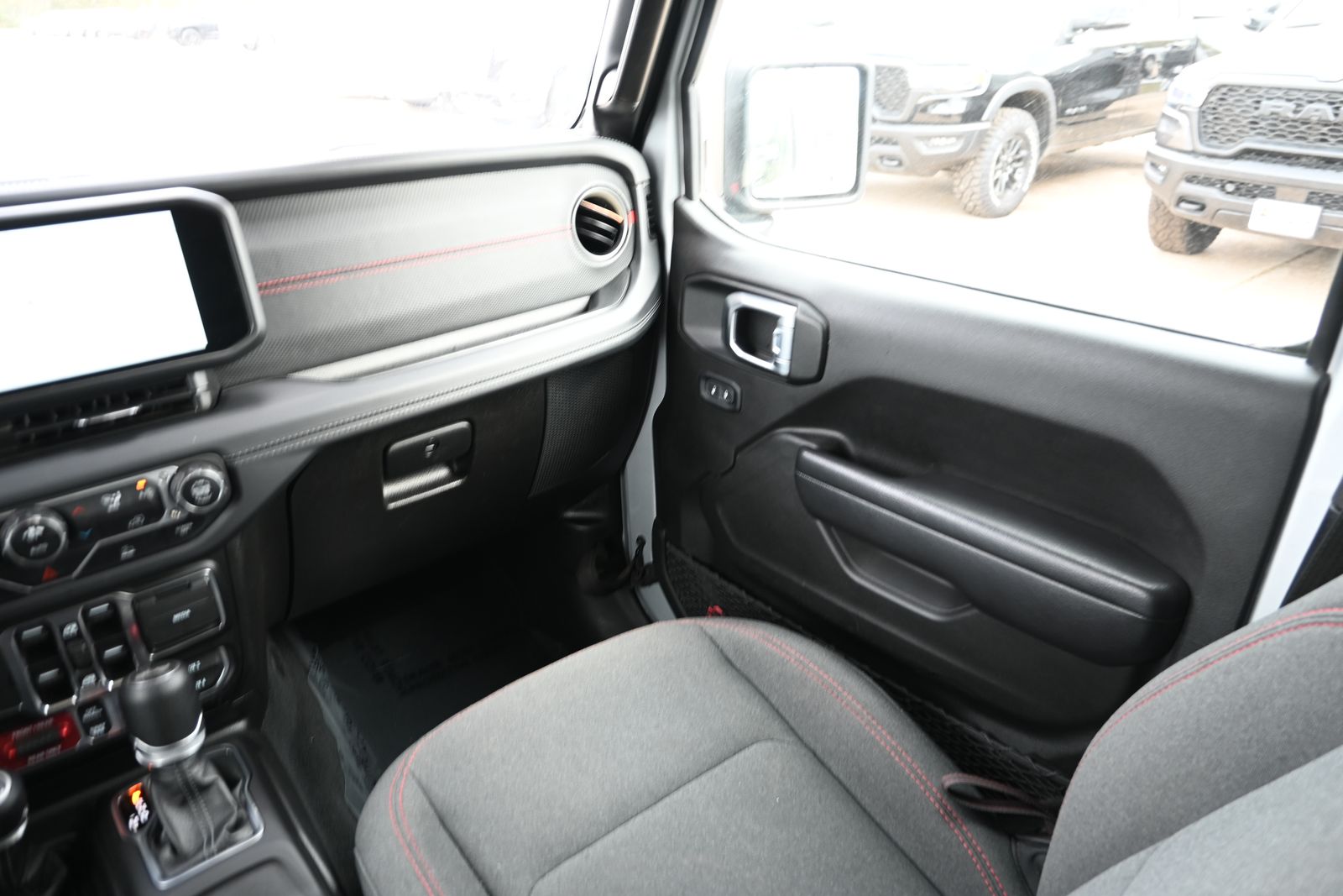 2024 Jeep Wrangler 4-Door Rubicon - Photo 17