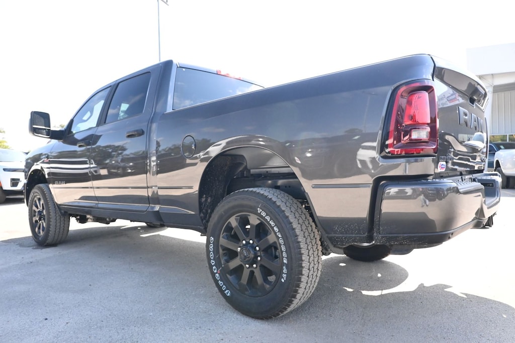 New 2026 Ram 2500 LONE STAR CREW CAB 4X4 6'4 BOX Pickup