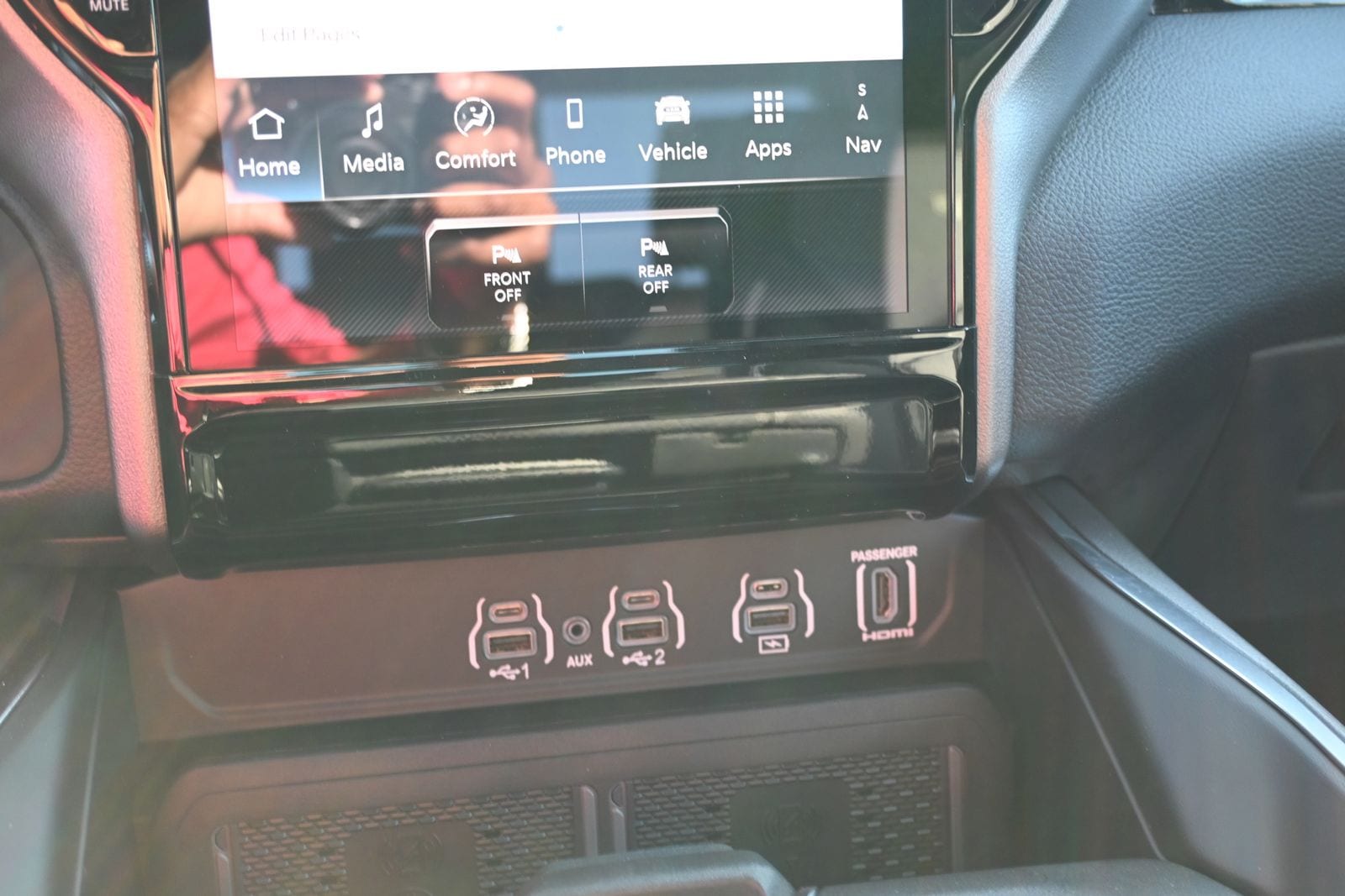 2026 RAM 1500 Laramie - Photo 18