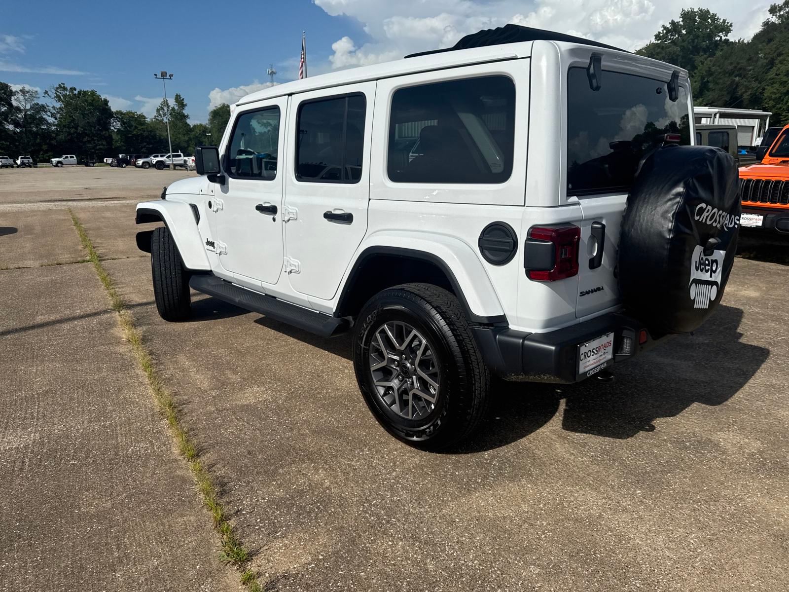 2025 Jeep Wrangler Sahara photo 3