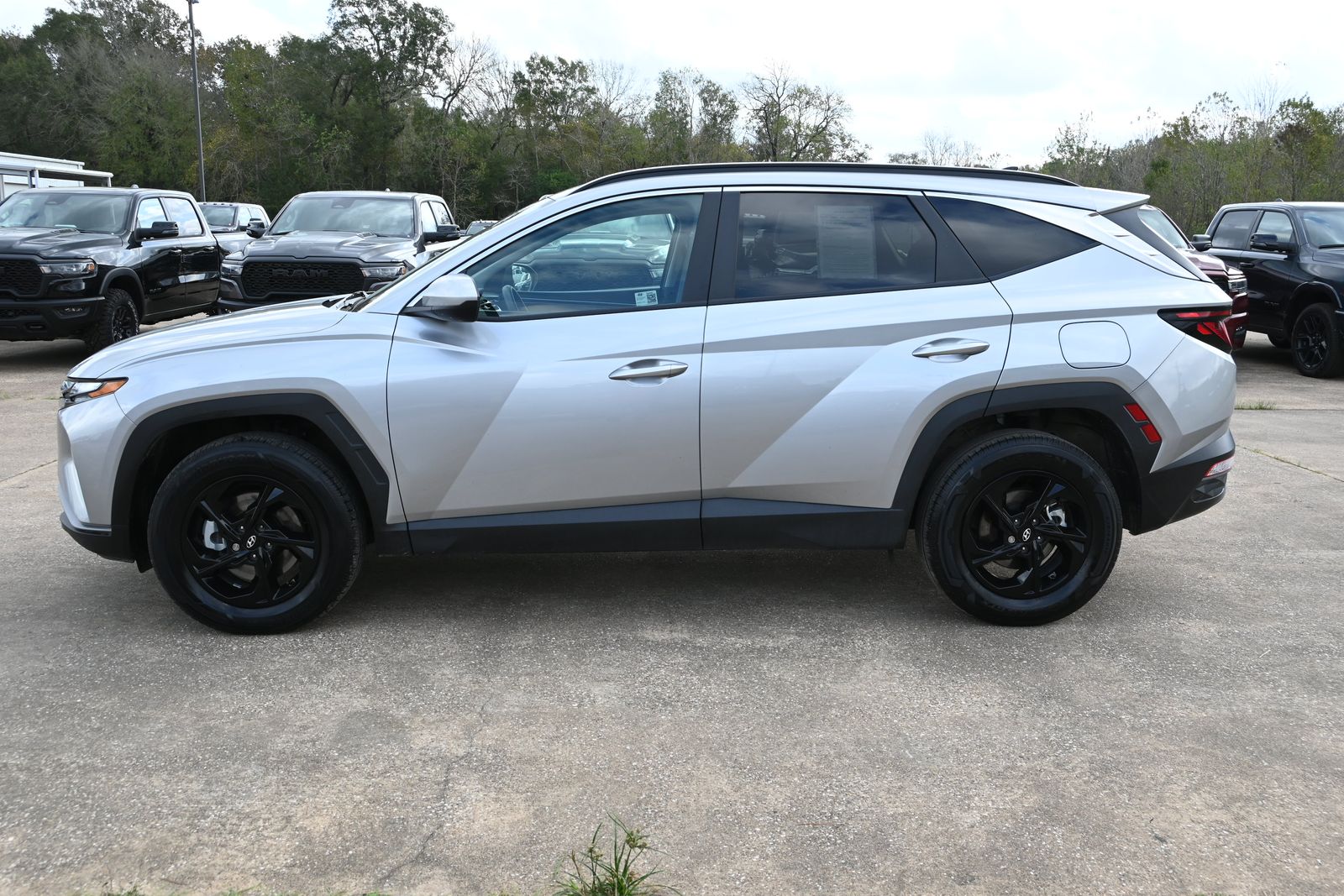 2024 Hyundai Tucson SEL photo 3