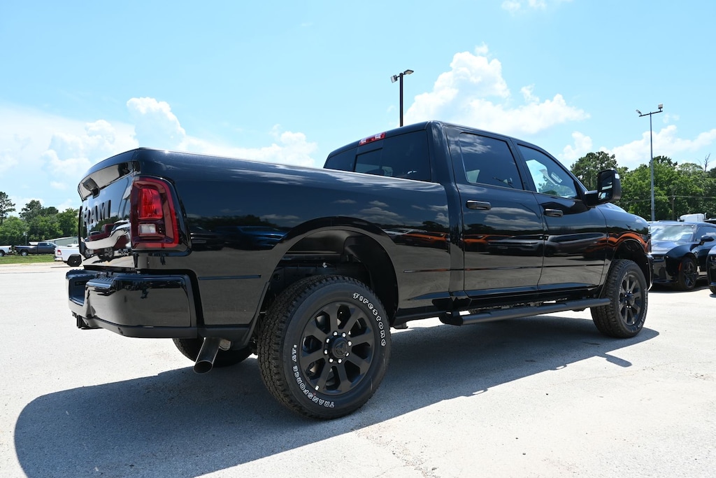 New 2026 Ram 2500 BLACK EXPRESS CREW CAB 4X4 6'4 BOX Pickup