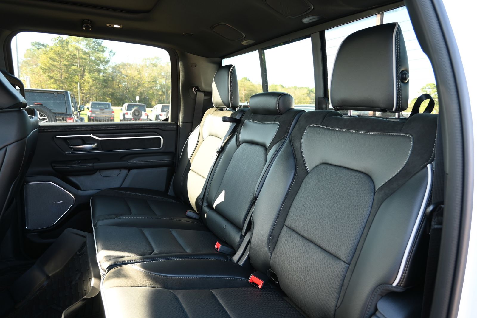 2026 RAM 1500 Laramie - Photo 31
