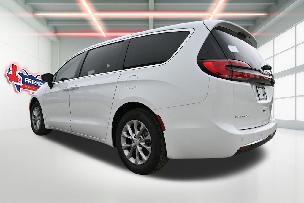 New 2026 Chrysler Pacifica LIMITED Passenger Van