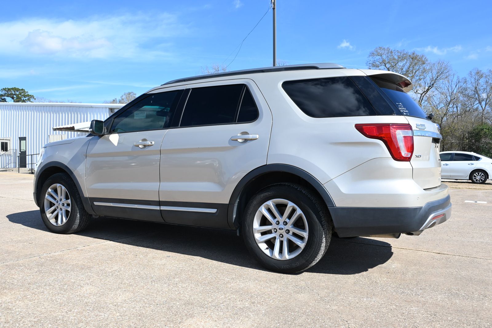 Used 2017 Ford Explorer XLT with VIN 1FM5K7D80HGB62346 for sale in Liberty, TX