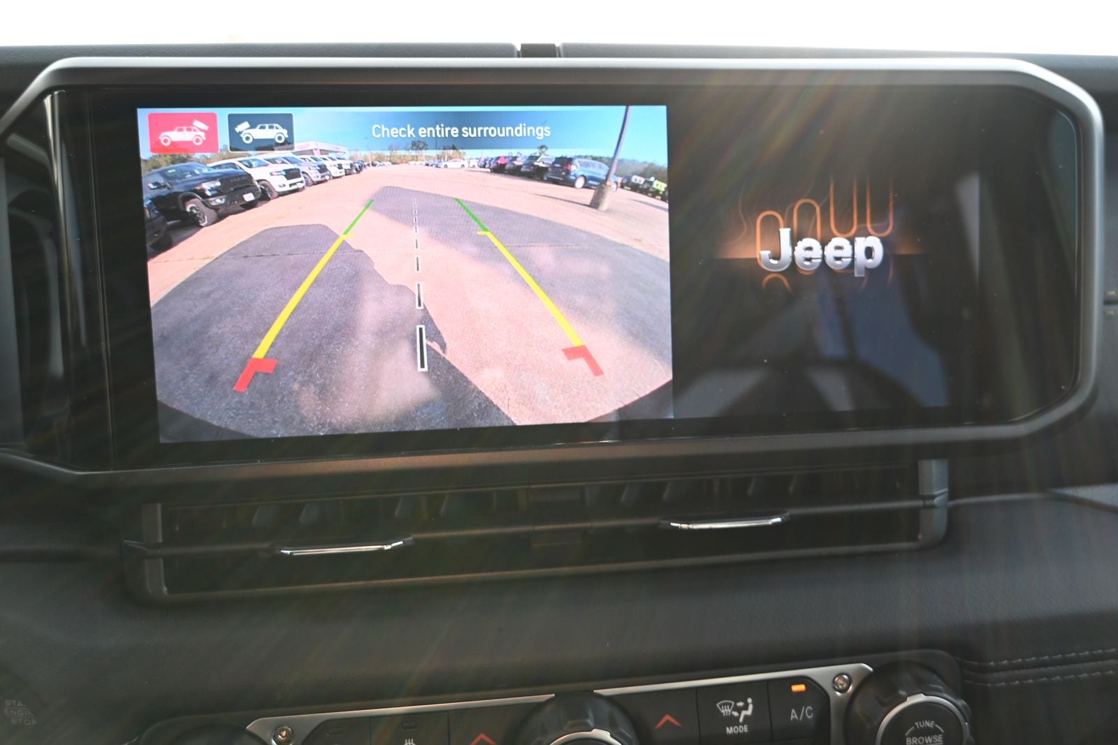2025 Jeep Wrangler 4-Door Sahara - Photo 16