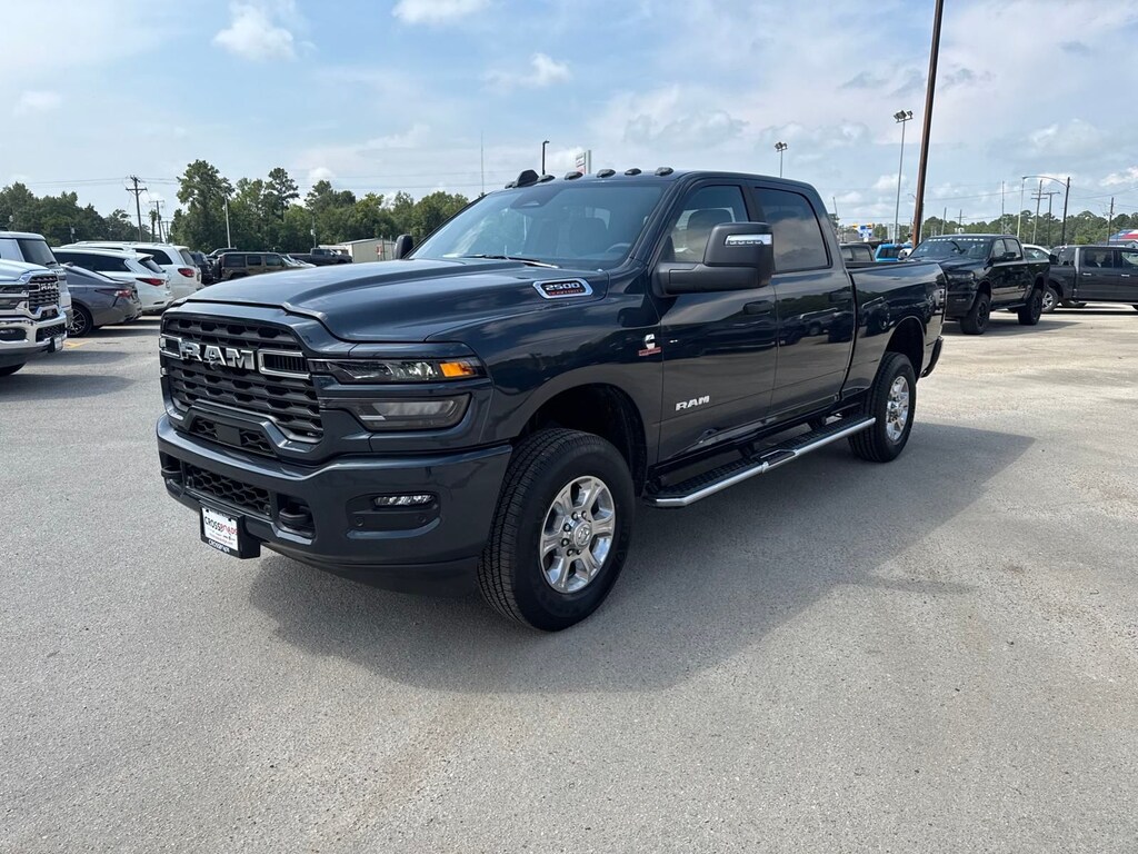 New 2025 Ram 2500 LONE STAR CREW CAB 4X4 6'4 BOX Pickup