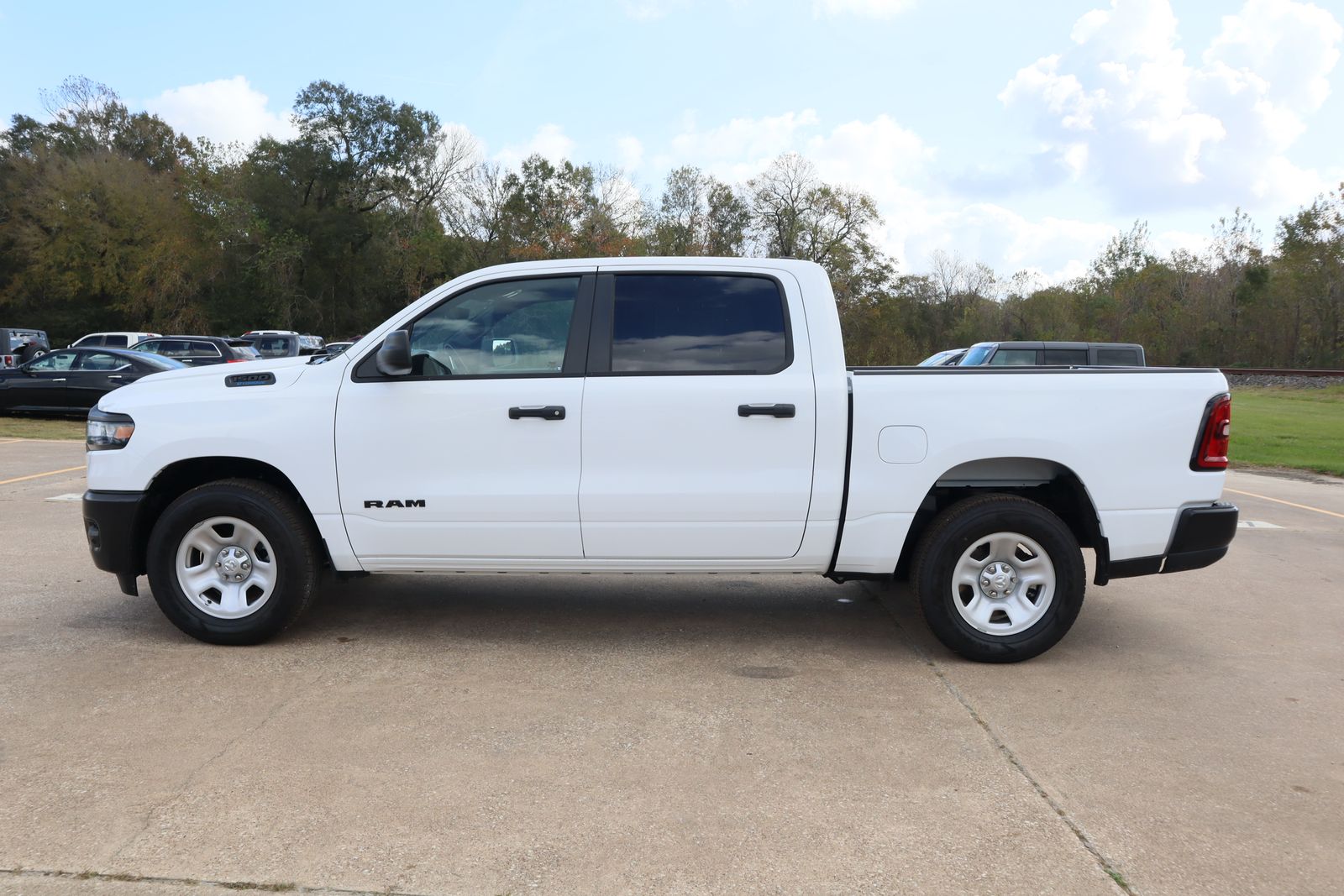 2025 Ram 1500 Tradesman photo 2