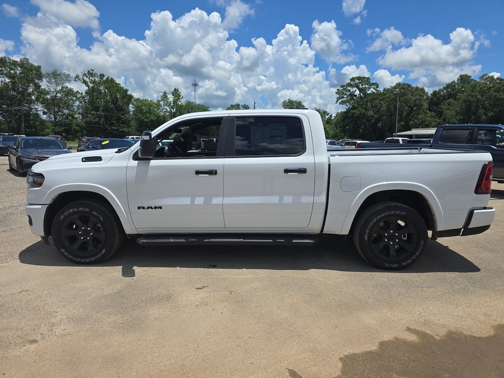 New 2025 Ram 1500 LONE STAR CREW CAB 4X4 5'7 BOX Pickup
