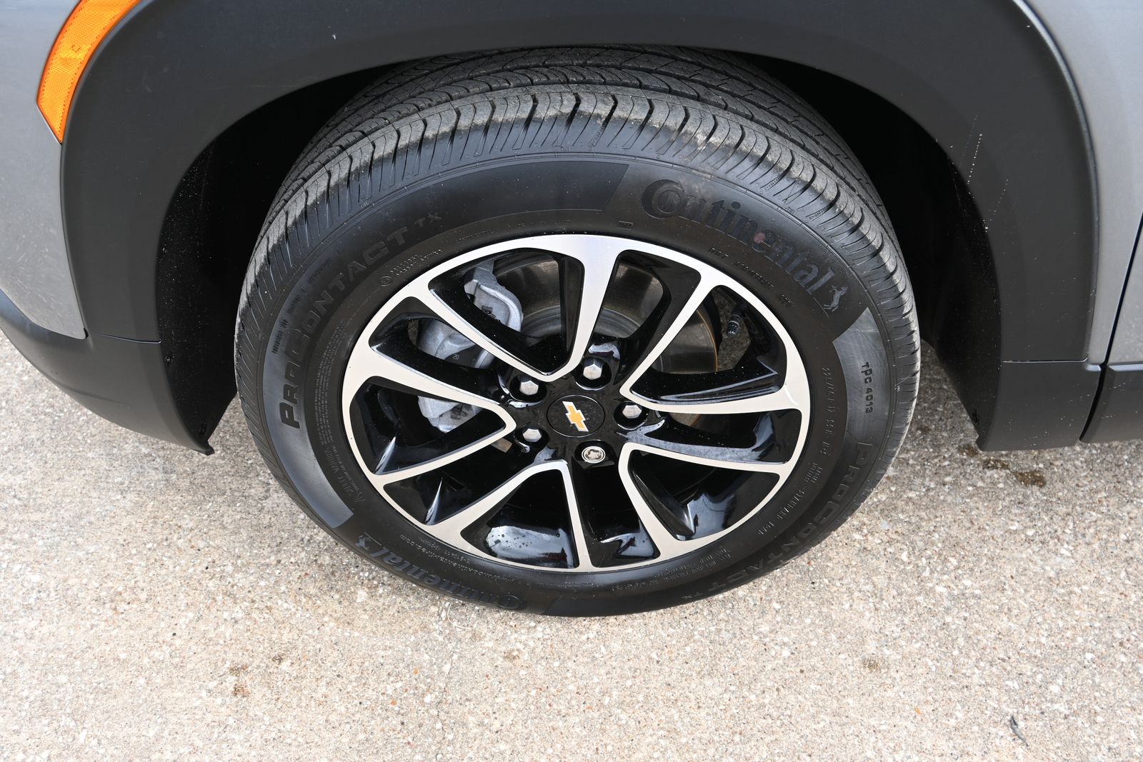 2025 Chevrolet Trailblazer LT photo 2