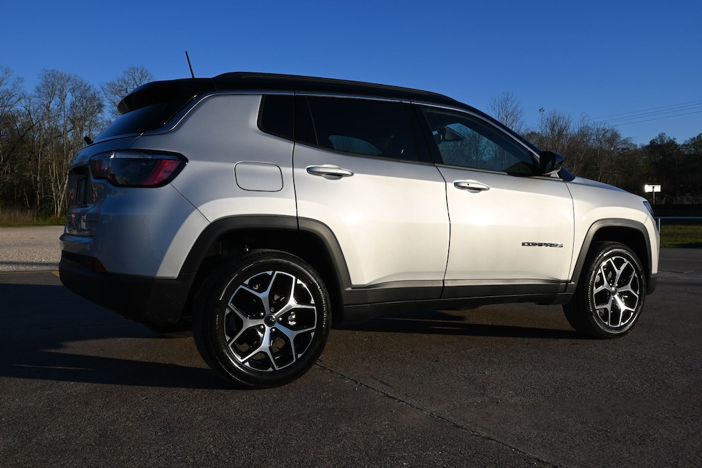 New 2026 Jeep Compass LIMITED 4X4 Sport Utility