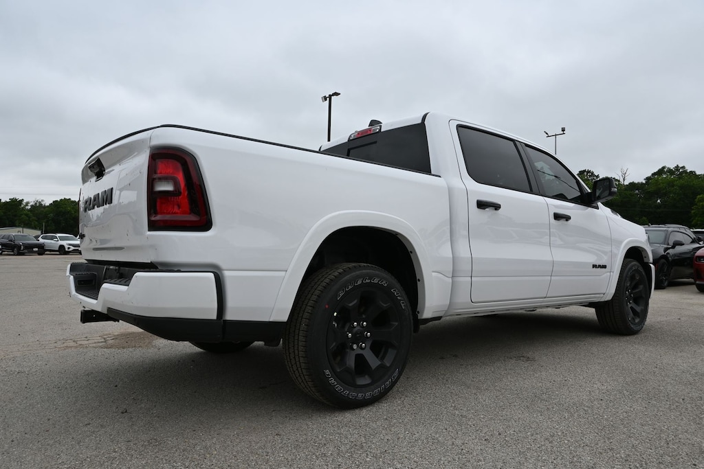 New 2026 Ram 1500 LONE STAR CREW CAB 4X2 5'7 BOX Pickup