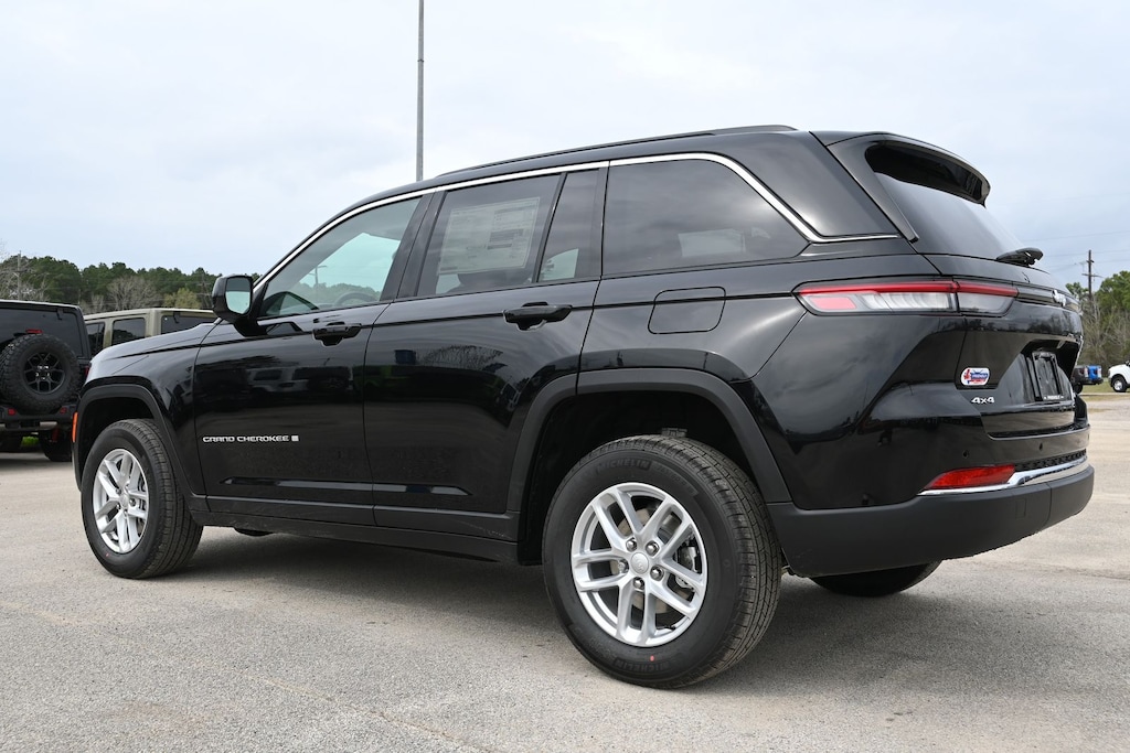 New 2026 Jeep Grand Cherokee LAREDO X 4X4 Sport Utility