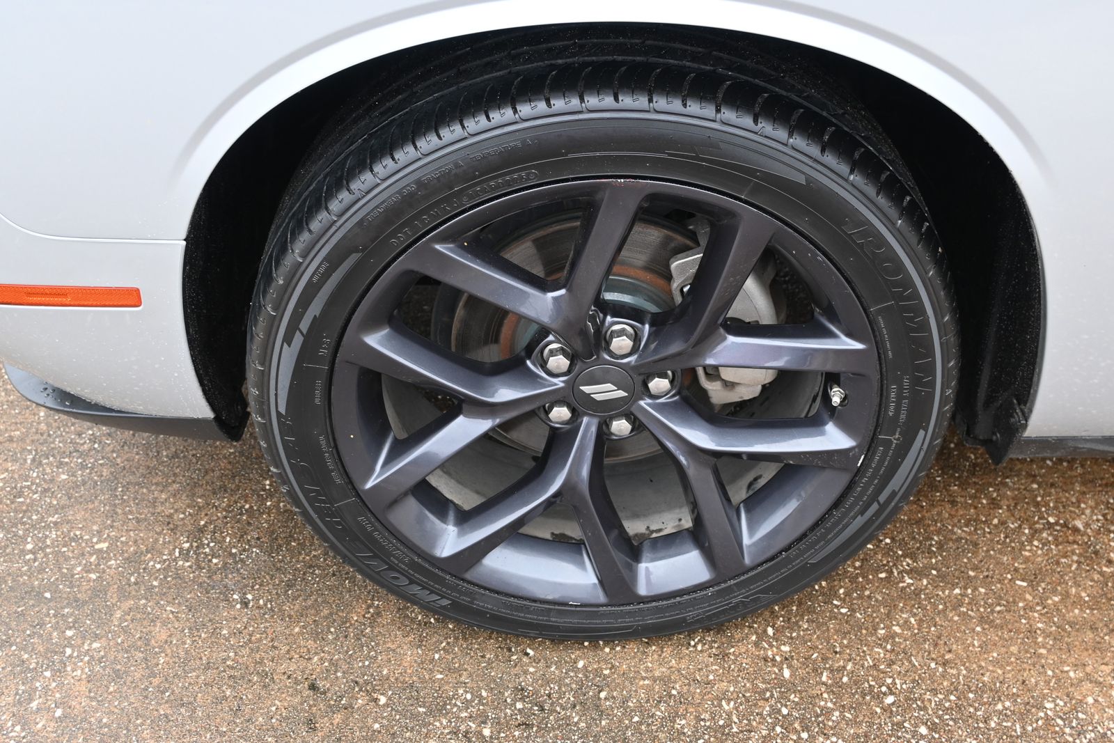 2022 Dodge Challenger SXT photo 2