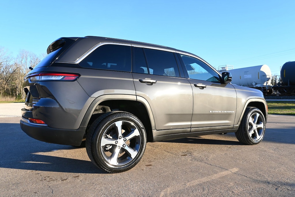 New 2026 Jeep Grand Cherokee LIMITED 4X4 Sport Utility