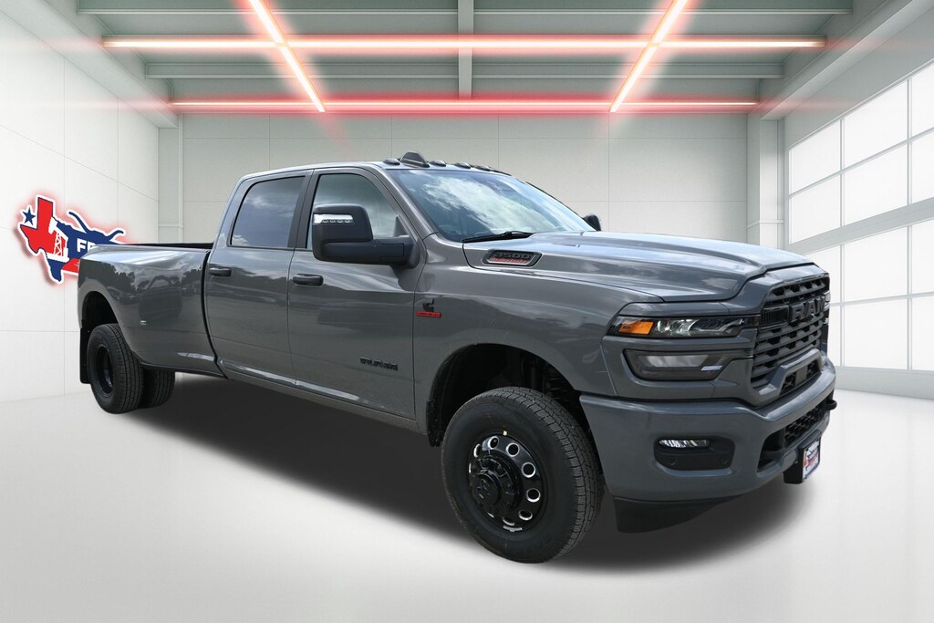 New 2026 Ram 3500 LONE STAR CREW CAB 4X4 8' BOX Pickup