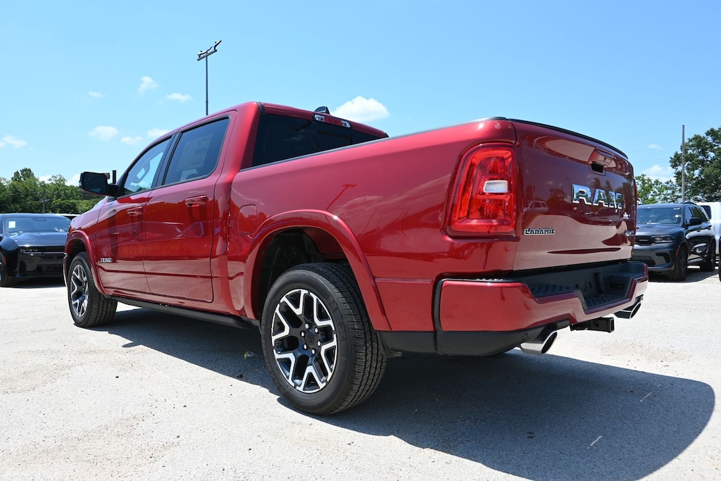 New 2026 Ram 1500 LARAMIE CREW CAB 4X4 5'7 BOX Pickup